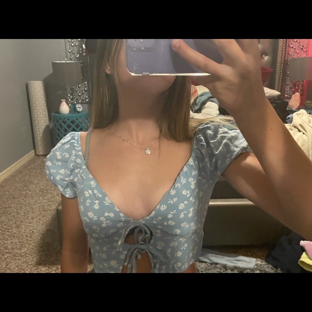 Pacsun tie up crop top size xs